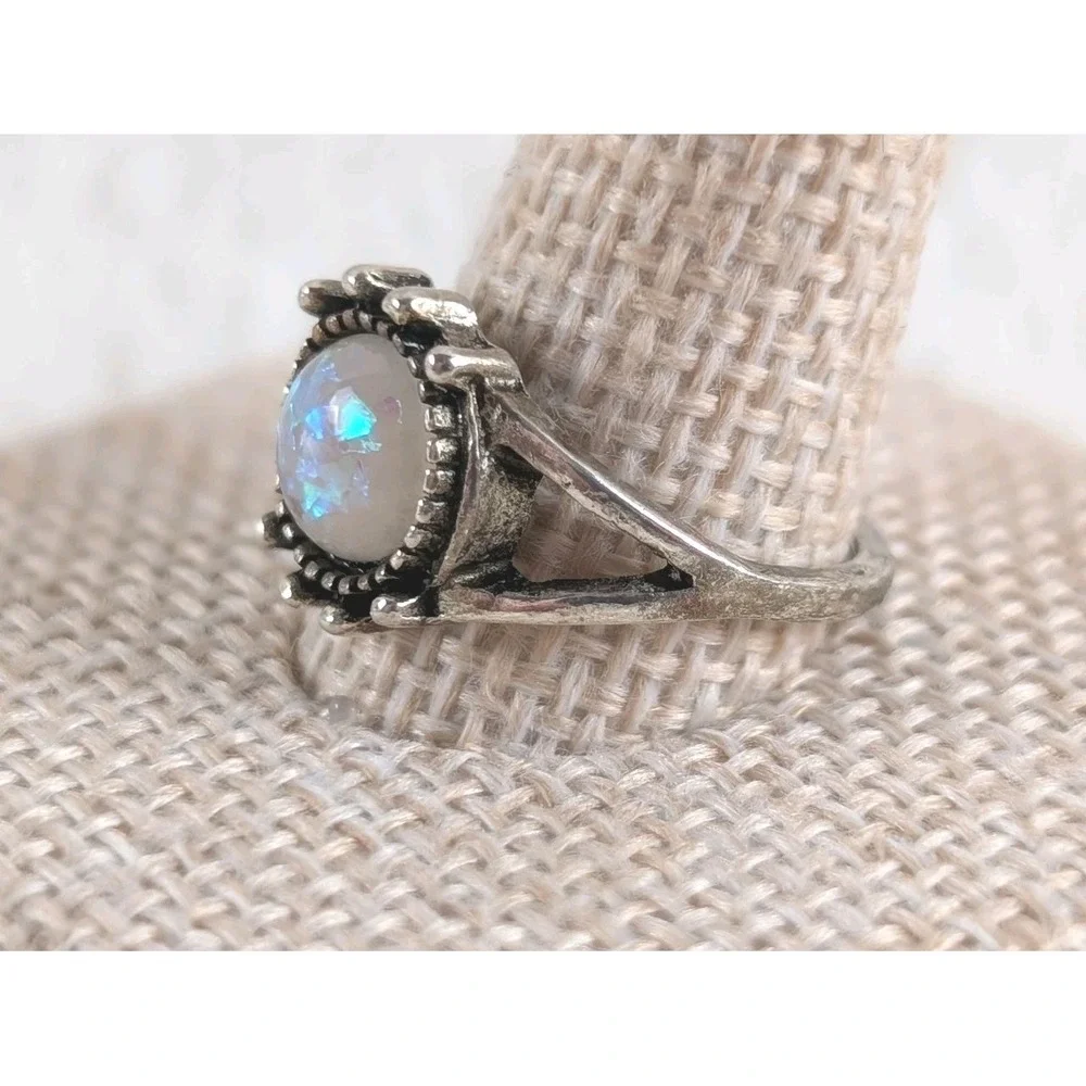 Vintage Silver Tone Ring Synthetic Opal Cabochon Boho‎ Beaded Halo Size 7